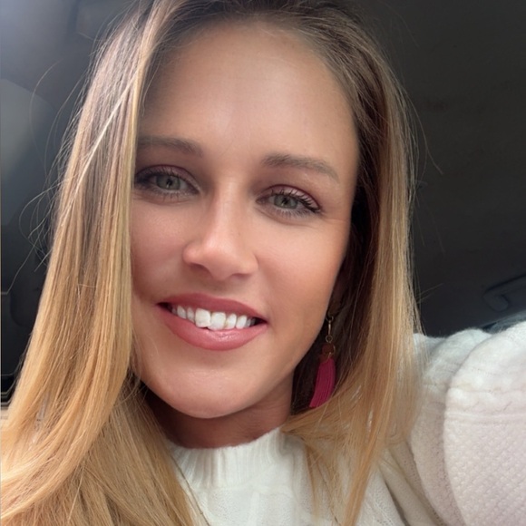 Meet your Posher, Dee - Picture 1 of 1